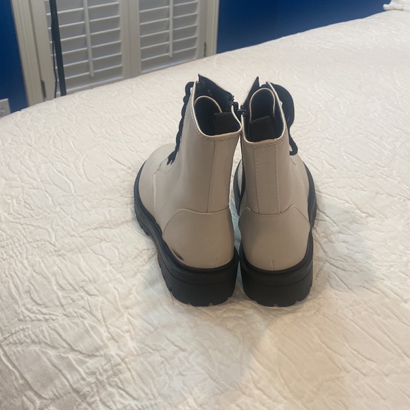 EUC white combat boots - Picture 3 of 5